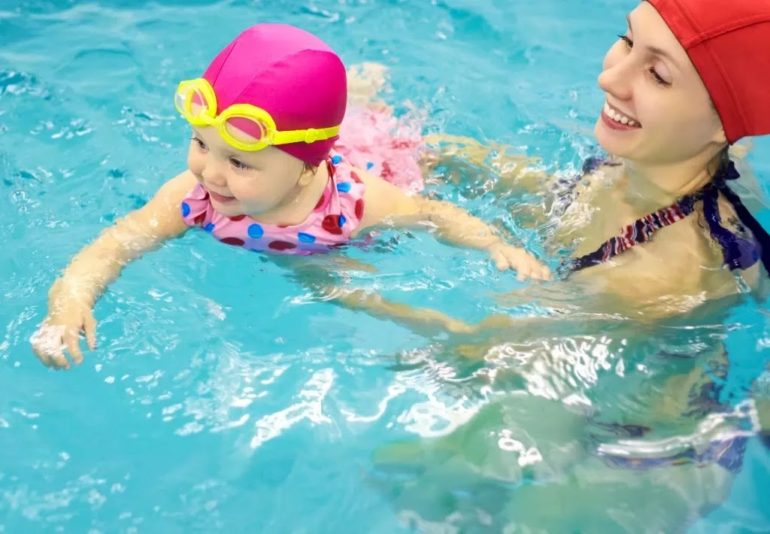 Renang Membuat Anak Lebih Cerdas Loh !!